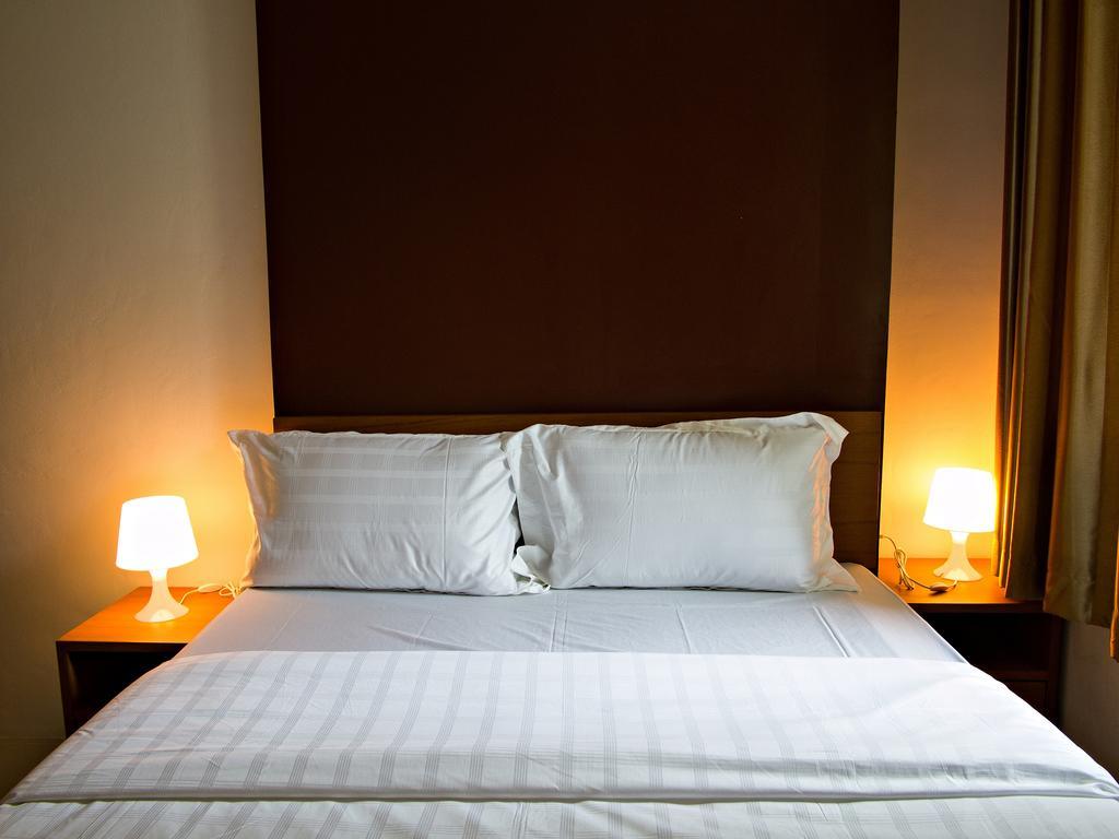 Nrv Place Apart Hotel Бангкок Экстерьер фото