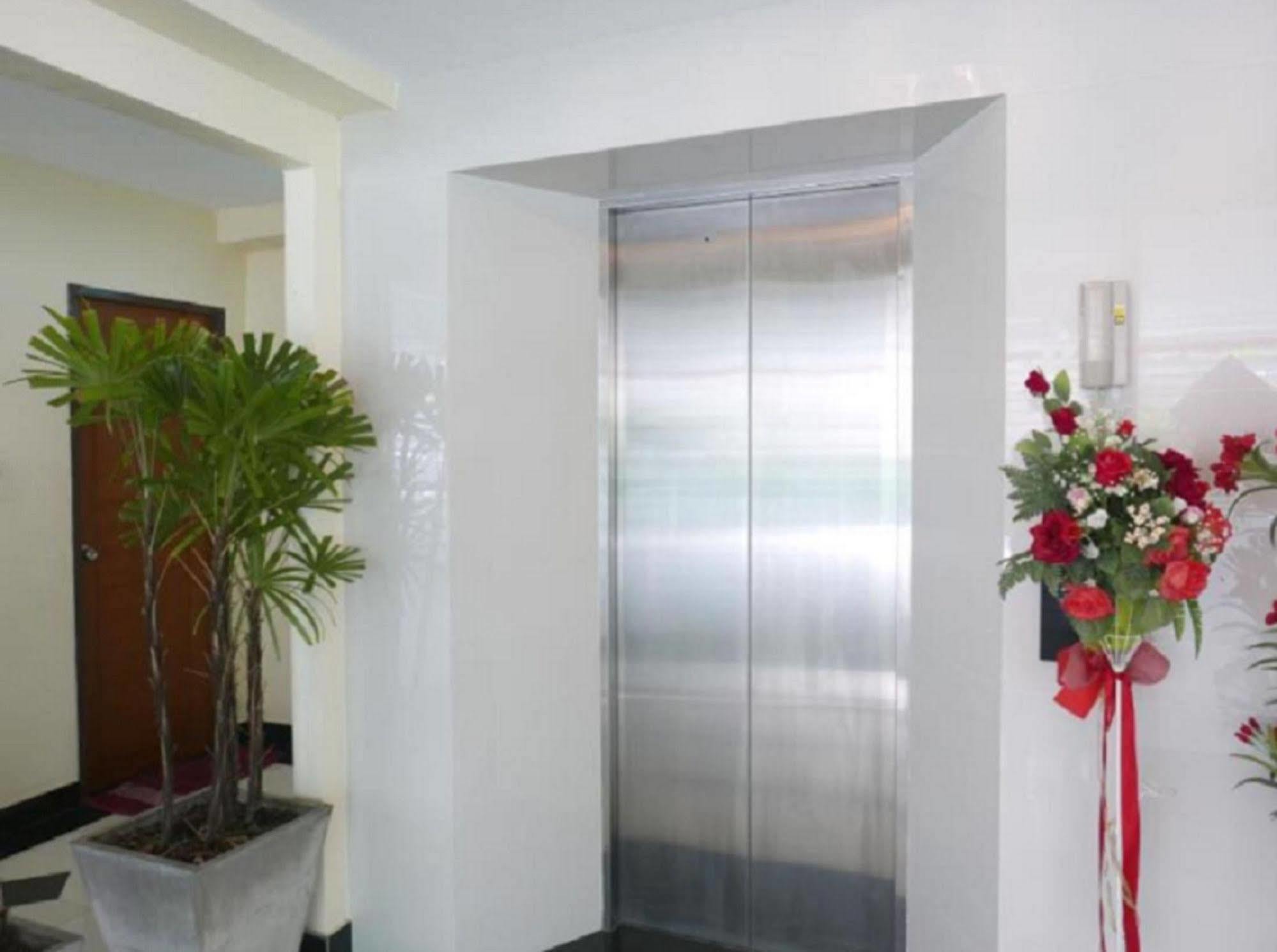 Nrv Place Apart Hotel Бангкок Экстерьер фото